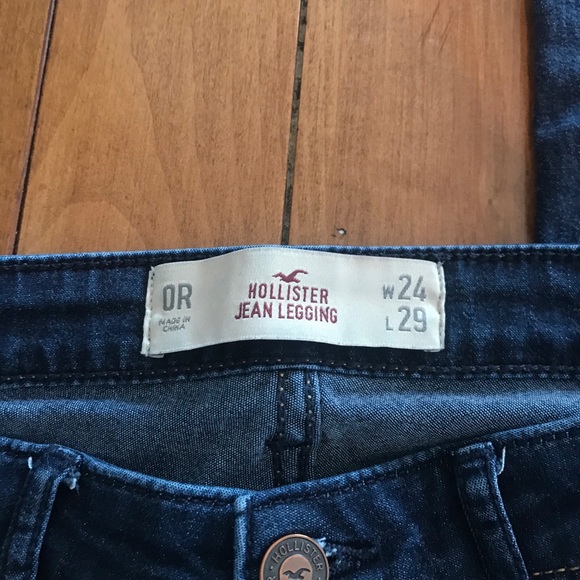 Selling a 3 bundle of Hollister Jeans. - Picture 8 of 10